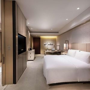 Executive King Room Executive lounge access